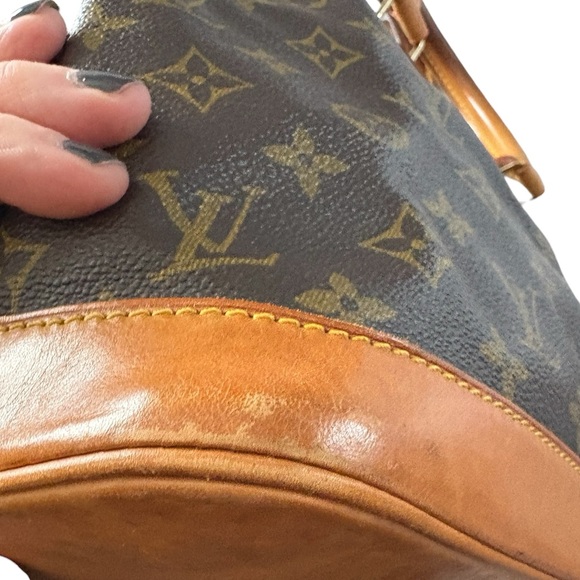 Louis Vuitton Alma - Picture 5 of 16